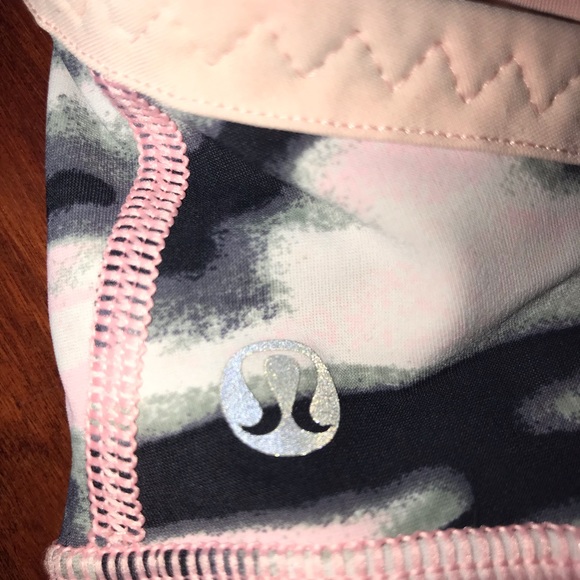 Lululemon sports bra - Picture 3 of 3